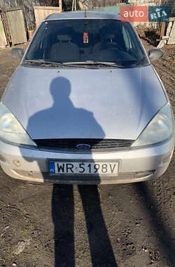 Хэтчбек Ford Focus 1999 в 
