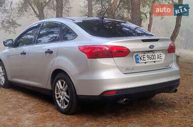 Седан Ford Focus 2015 в 