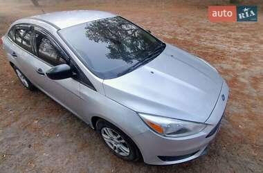 Седан Ford Focus 2015 в 