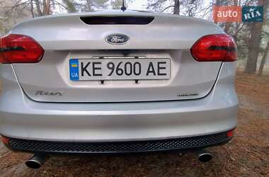 Седан Ford Focus 2015 в 