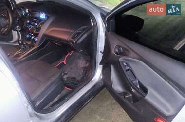 Седан Ford Focus 2015 в 