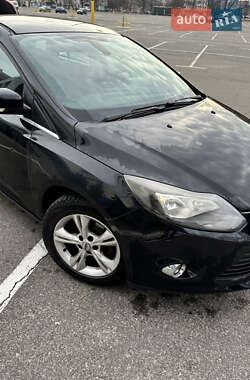 Седан Ford Focus 2011 в 