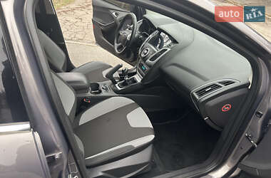Хэтчбек Ford Focus 2013 в 