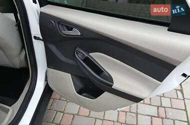 Хэтчбек Ford Focus 2013 в 
