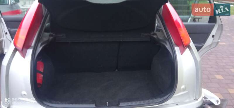 Хэтчбек Ford Focus 2002 в Бориславе