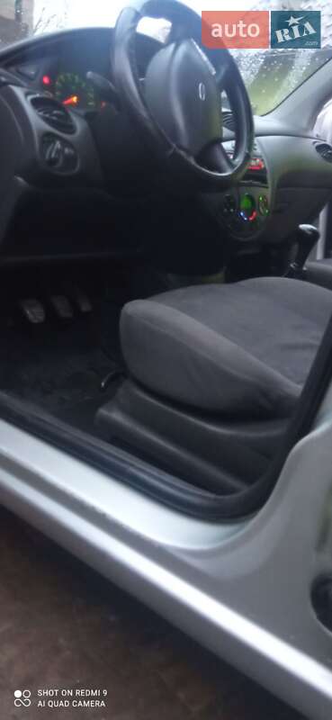 Хэтчбек Ford Focus 2002 в Бориславе