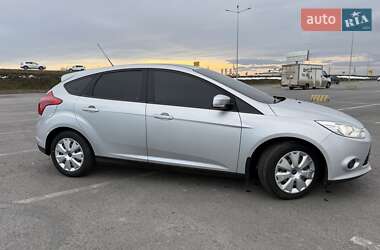 Хетчбек Ford Focus 2013 в Пустомитах