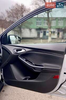 Седан Ford Focus 2016 в 