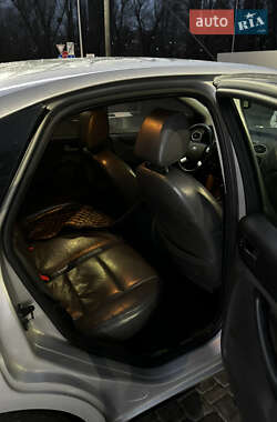 Хэтчбек Ford Focus 2006 в 