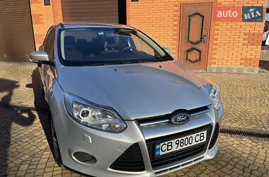 Хэтчбек Ford Focus 2011 в 