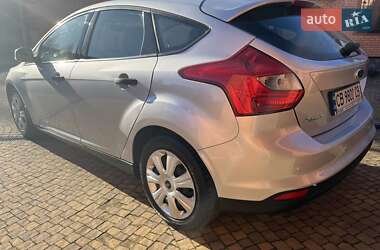 Хэтчбек Ford Focus 2011 в 