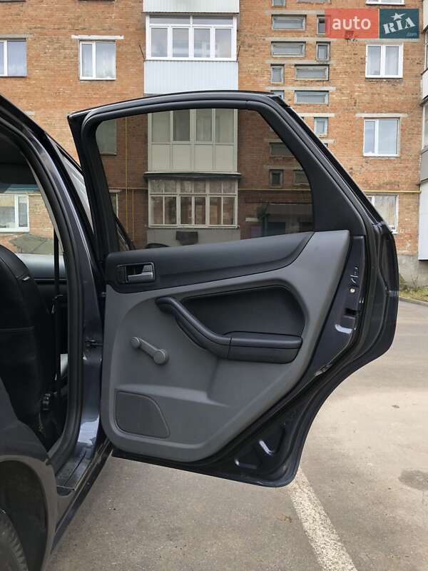 Седан Ford Focus 2008 в Калиновке