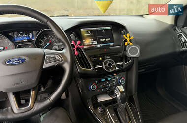 Хэтчбек Ford Focus 2015 в 