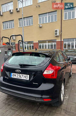 Хэтчбек Ford Focus 2011 в 