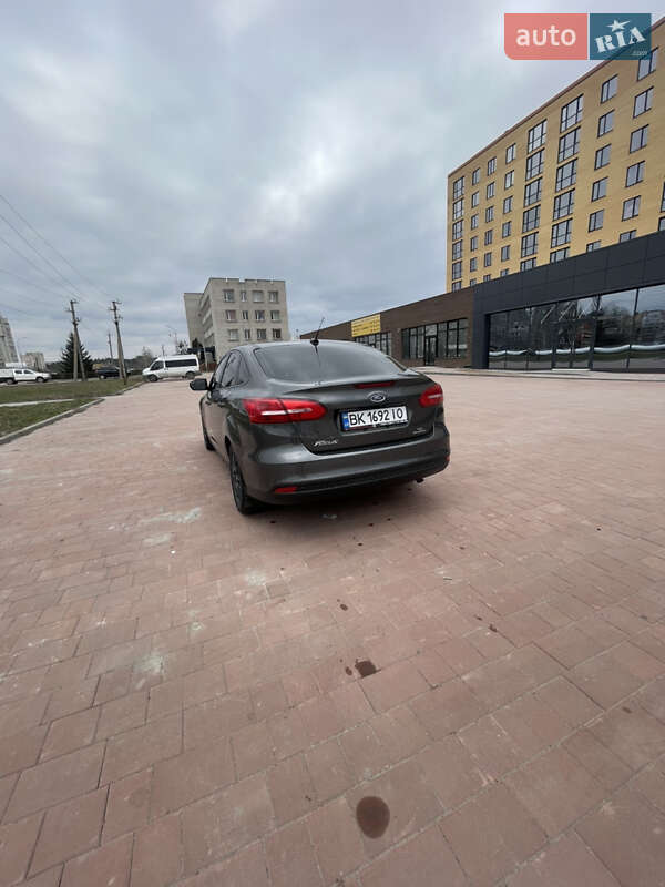 Седан Ford Focus 2016 в Остроге фото 6 Седан Ford Focus 2016 в Остроге