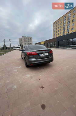 Седан Ford Focus 2016 в 
