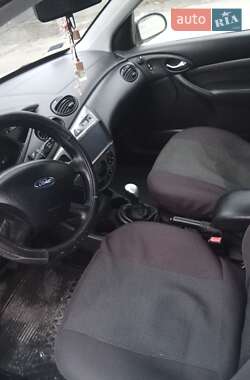Хэтчбек Ford Focus 2004 в 