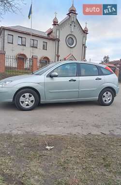 Хэтчбек Ford Focus 2004 в 