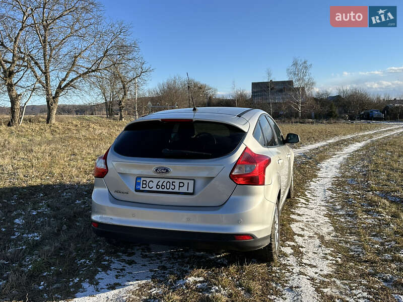 Хэтчбек Ford Focus 2011 в Черновцах