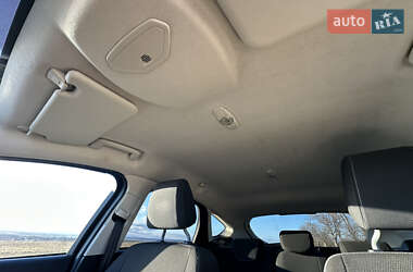 Хэтчбек Ford Focus 2011 в 