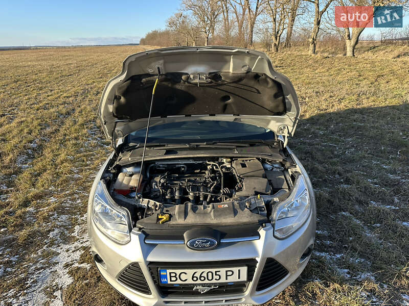 Хэтчбек Ford Focus 2011 в Черновцах