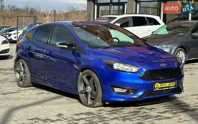 Хетчбек Ford Focus 2015 в Чернівцях