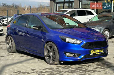 Хетчбек Ford Focus 2015 в Чернівцях