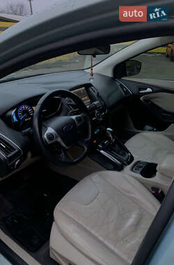 Хэтчбек Ford Focus 2013 в 