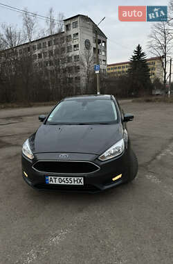 Хэтчбек Ford Focus 2015 в 