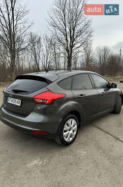 Хэтчбек Ford Focus 2015 в 