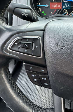 Хэтчбек Ford Focus 2015 в 
