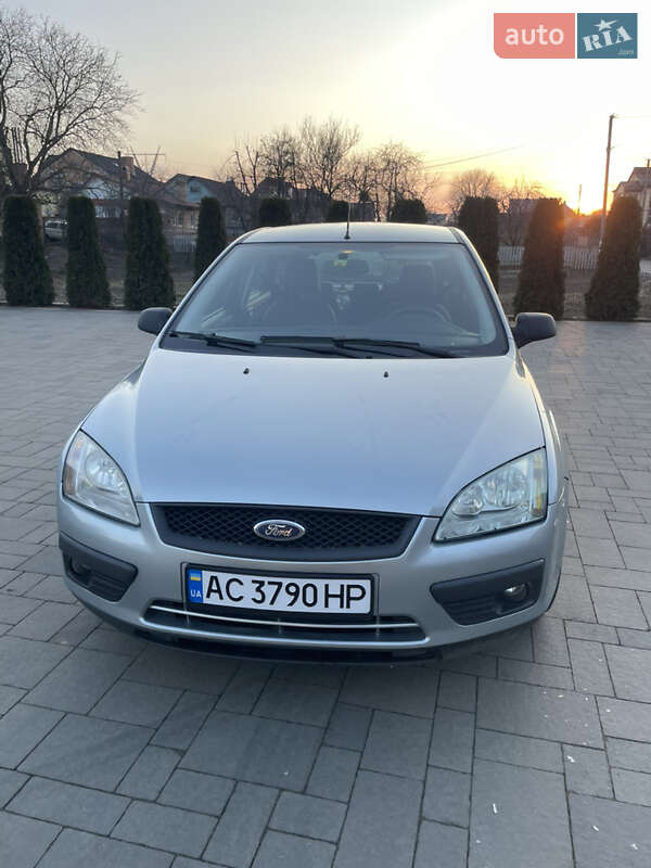 Хэтчбек Ford Focus 2005 в Луцке