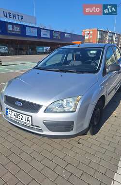 Хэтчбек Ford Focus 2005 в 