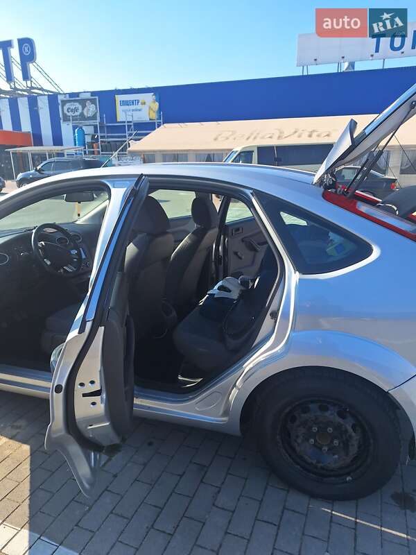 Хетчбек Ford Focus 2005 в Калуші
