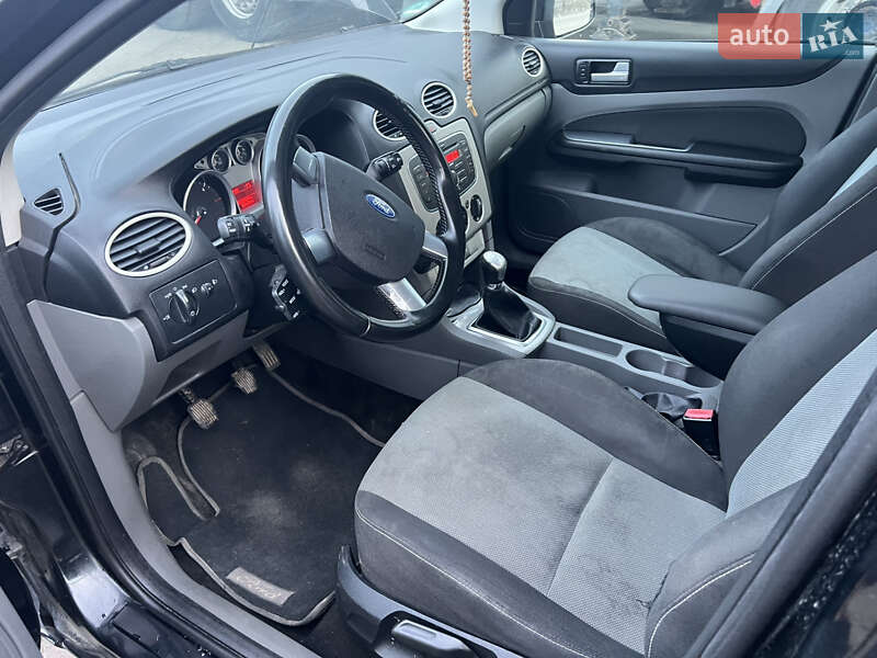 Хэтчбек Ford Focus 2010 в Самборе