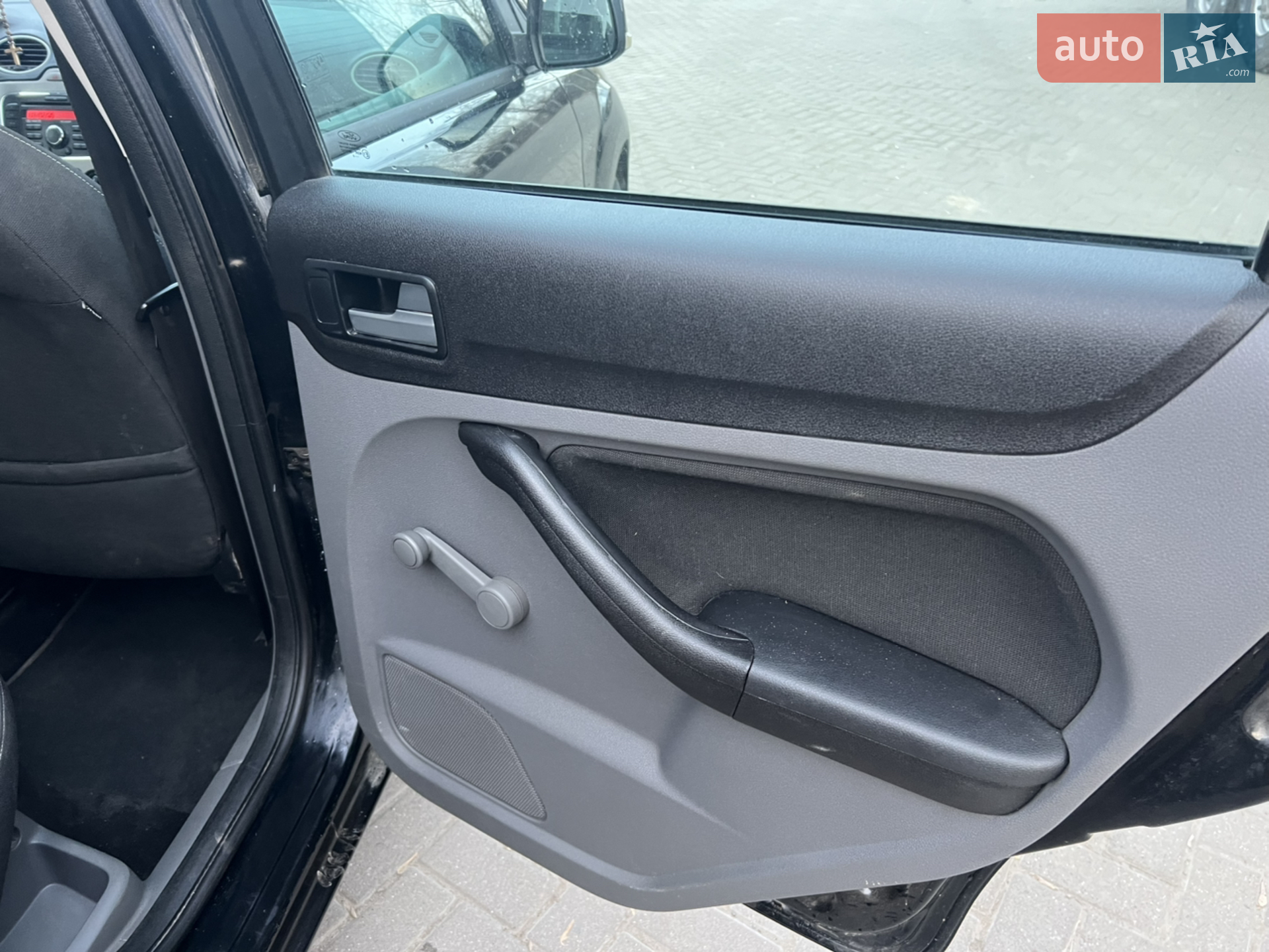 2010 Ford Focus - мініатюра 9