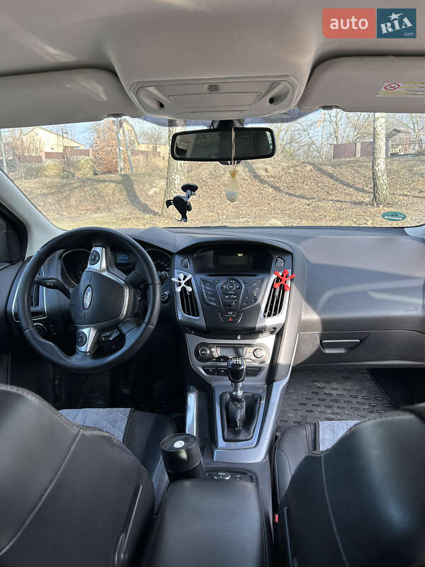 Універсал Ford Focus 2011 в Золочеві