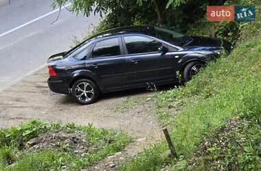 Хэтчбек Ford Focus 2007 в 