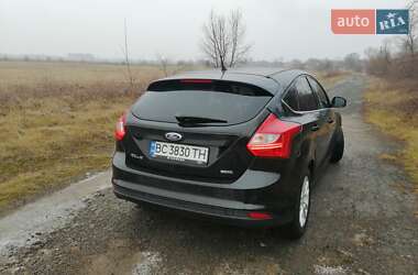 Хэтчбек Ford Focus 2011 в 