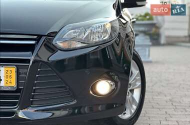 Хэтчбек Ford Focus 2011 в 