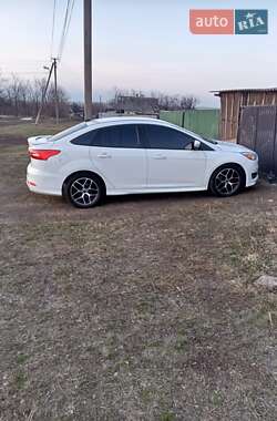 Седан Ford Focus 2015 в 