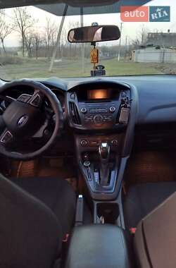 Седан Ford Focus 2015 в 