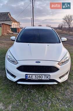 Седан Ford Focus 2015 в 