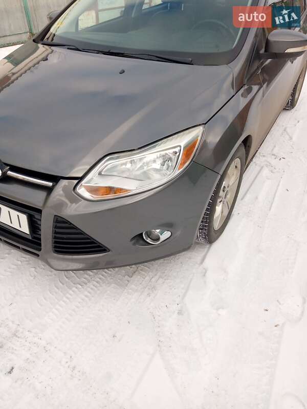 Хэтчбек Ford Focus 2012 в Ватутино