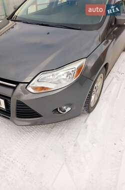 Хэтчбек Ford Focus 2012 в 