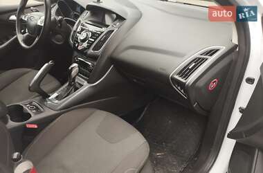 Седан Ford Focus 2011 в 