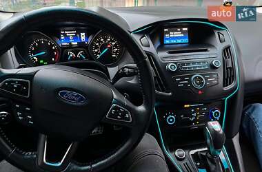 Седан Ford Focus 2015 в 