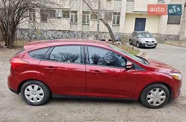 Хэтчбек Ford Focus 2015 в 