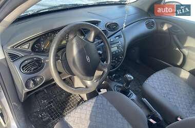 Хэтчбек Ford Focus 2001 в 