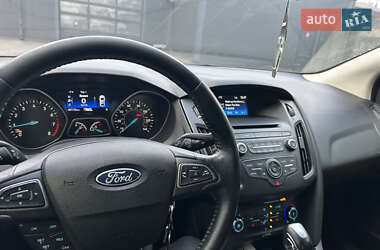 Седан Ford Focus 2015 в Кам'янському